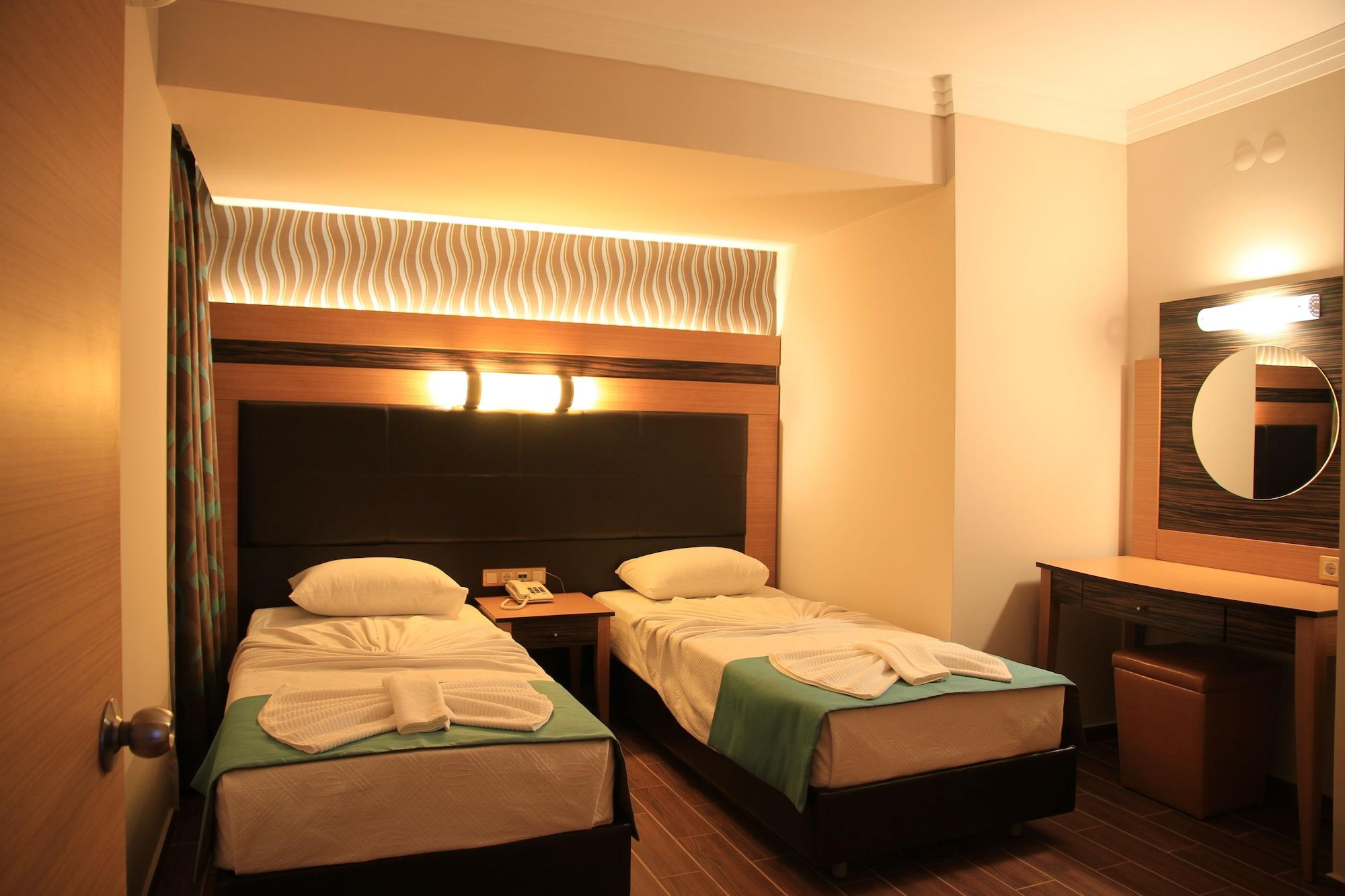 Club Alpina Hotel Marmaris Exterior foto