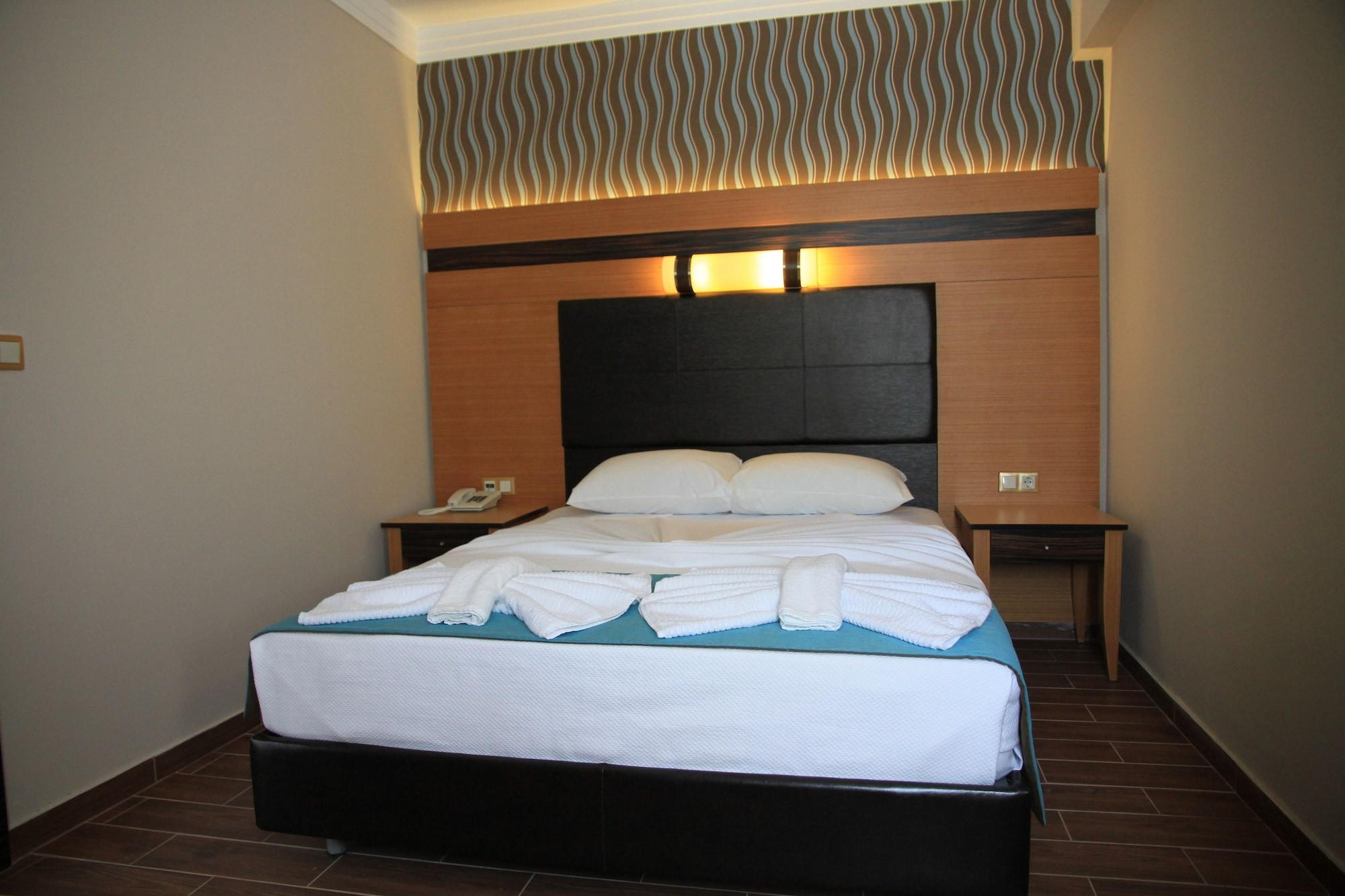 Club Alpina Hotel Marmaris Exterior foto