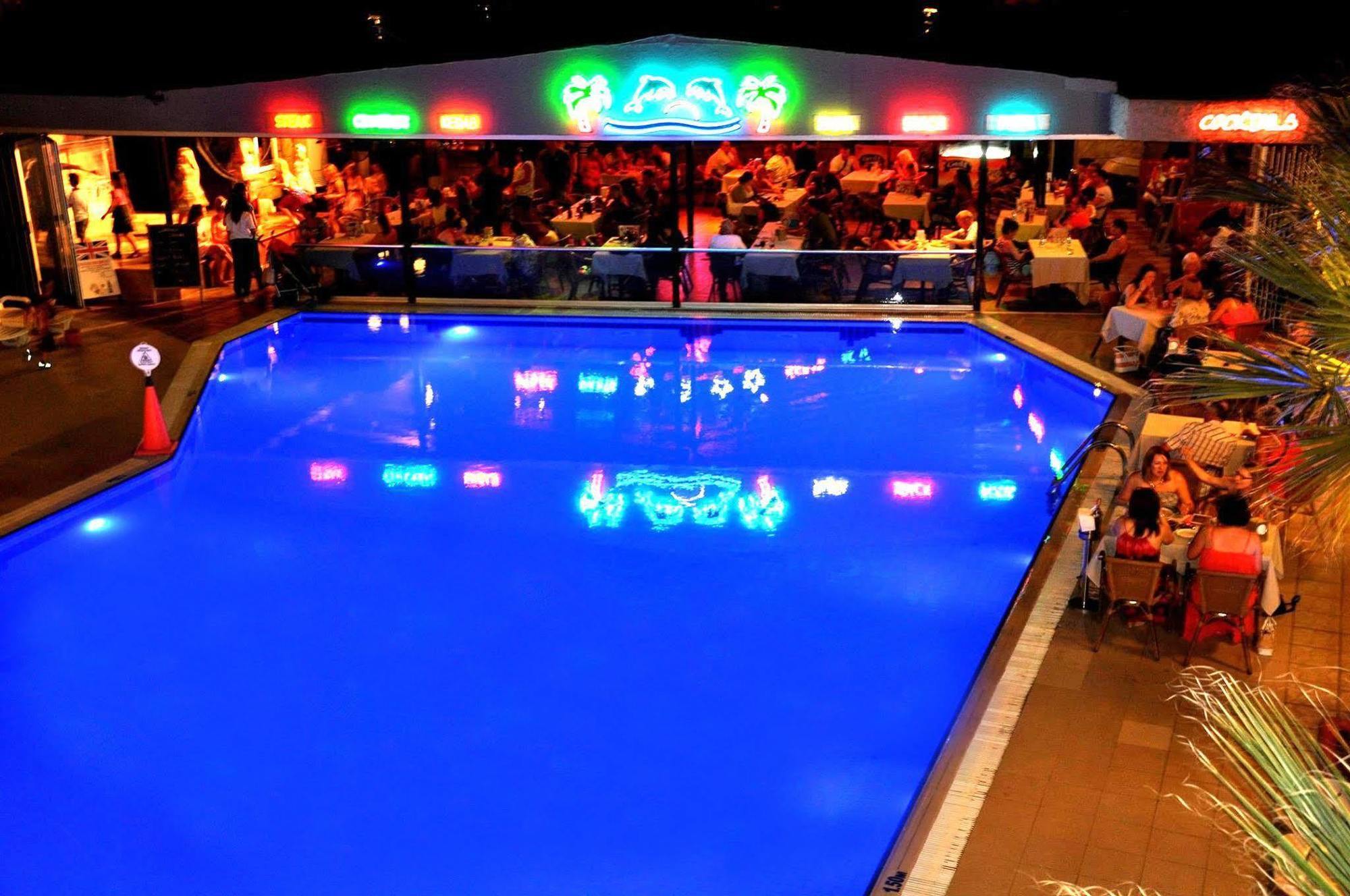 Club Alpina Hotel Marmaris Exterior foto